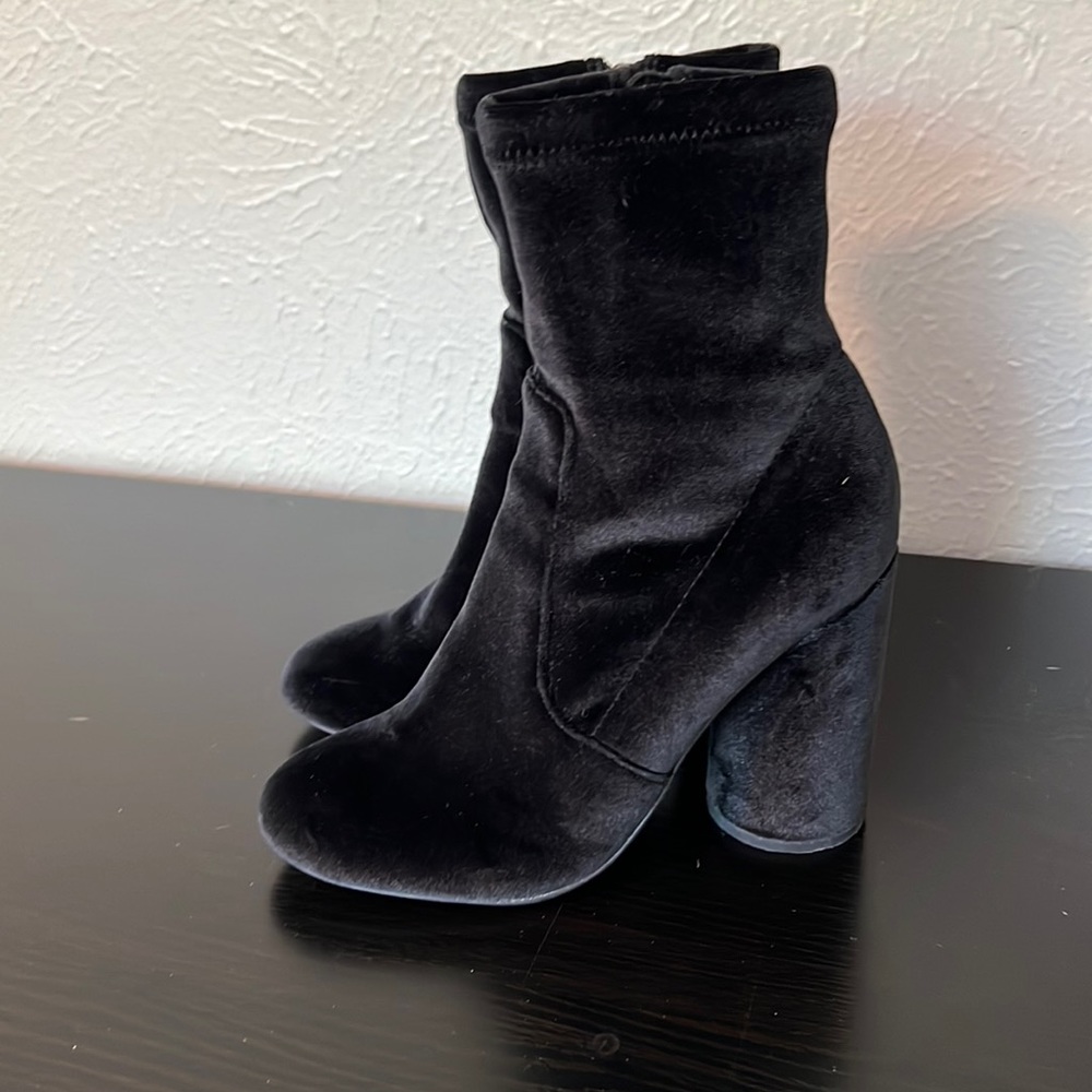 Steve Madden ‘Villano’ Booties